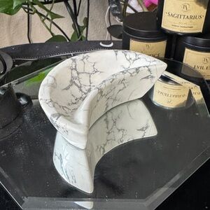 Howlite Moon Bowl